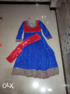 Blue dress with only payjama no dupatta it's