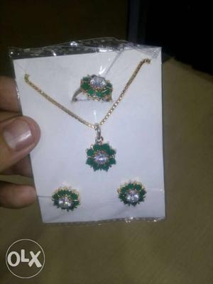 Green panna pendant set with chain n ring fine