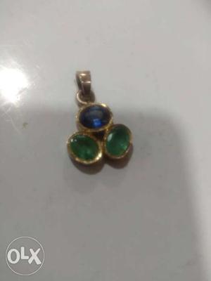 Hi Friends I want to sell pendent two natural