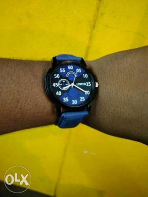 New watch,good looking,