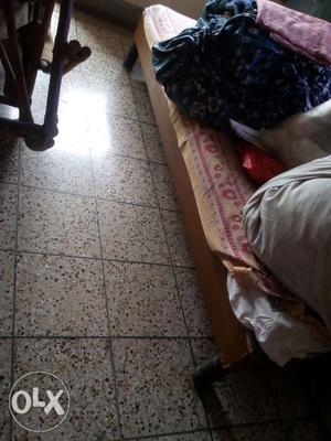 Double bed 7/5 wooden bed English type