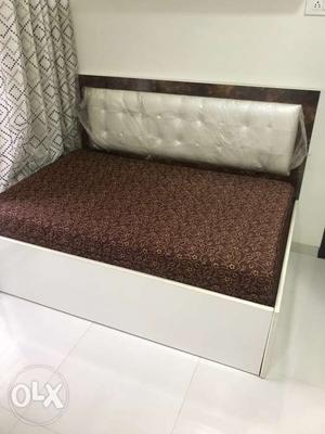Folded bed in scrachless condition
