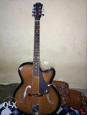 Orignal hobnar guitar 2 months used