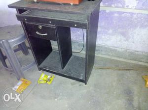 Urgent sell krna hai computer table