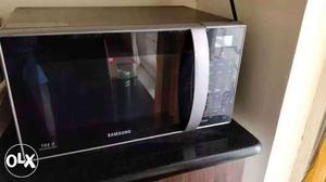 21 ltr Samsung Microwave on sale As good as New