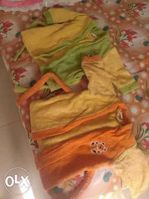 Bathrobe for 6 months to 1 year. Good condition.