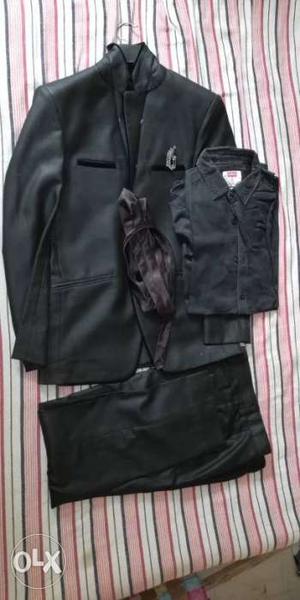 Black Zip-up Vest And Pants