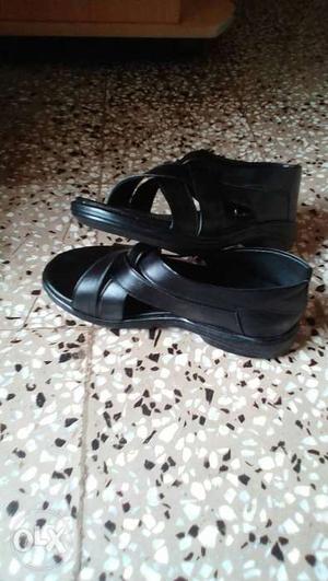 Brand new leather gents sandle size 7..