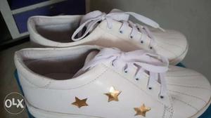 Cool 3 star sports shoes