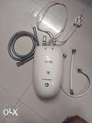 Crompton greaves geayser for sale. Just 1 year old. Good in