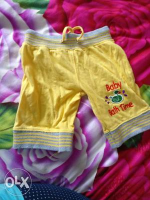 Girls shorts for 6 years old and above in very