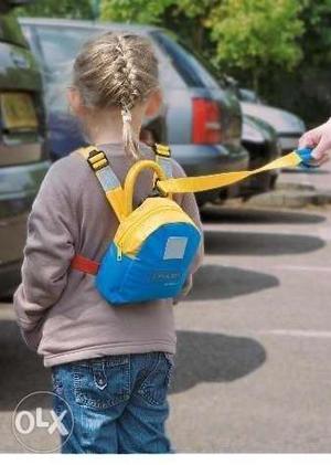 Kids holder for running with backpack