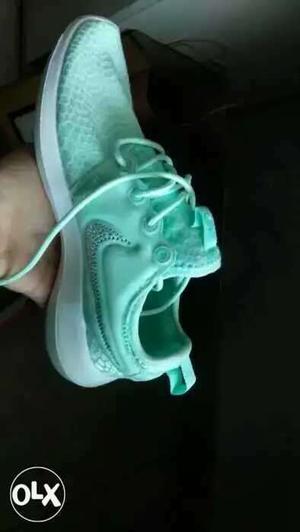 Mint-green Nike Running Shoe UK-6 BRAND NEW