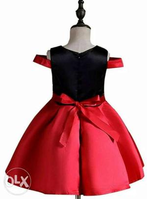 Red satin princess dress Size:  yr