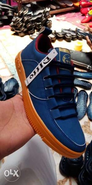 Unpaired Blue And Orange Low-top Sneaker