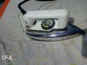 White And Black Electric Hair Iron