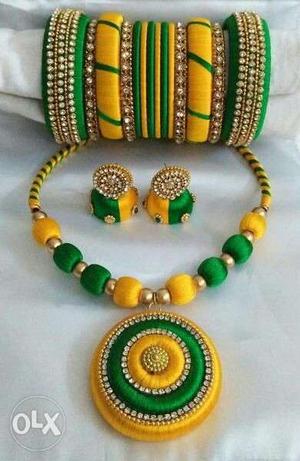 Bangles set include for both hands