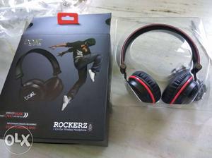 Boat rockerz 400 new bluetooth headset for sell.