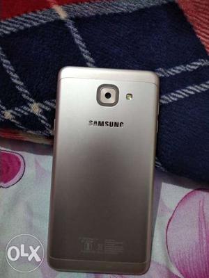 Brand New j7 max mobile Gold colour 0 scratch