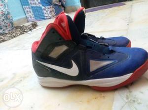 Nike shoes size 9 very good condition only 1 time