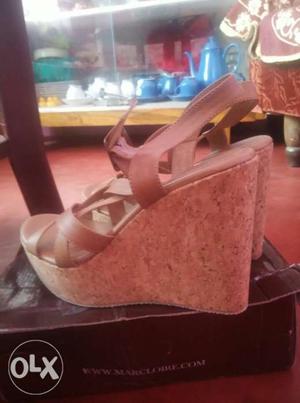 Pair Of Brow Open-toe Wedges