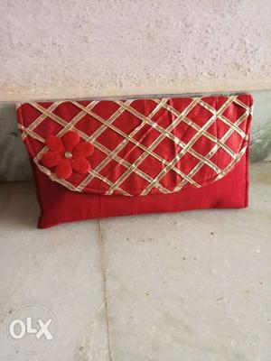Red colour ladies purse, new purse,no damage,