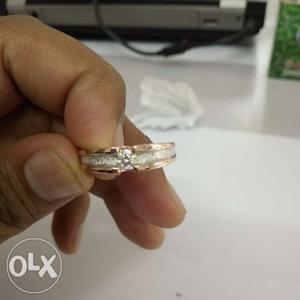 Ross gold 18kt vvs g colour 0.40ct dimoand