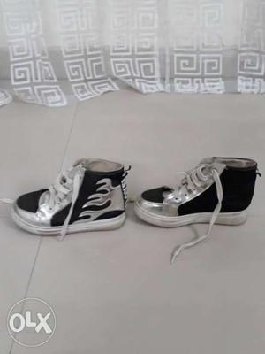 Silver + black...fancy shoes..size 3...used 2