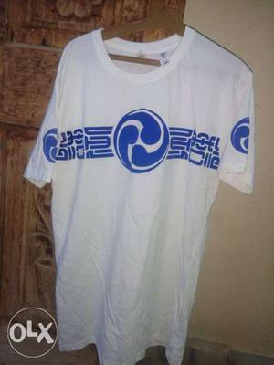 T SHIRT COLOR -WHITE SIZE -L or more it's new, I