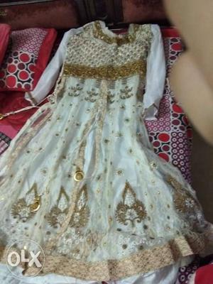 White colour BajiRao Mastani dress with 5pieces,