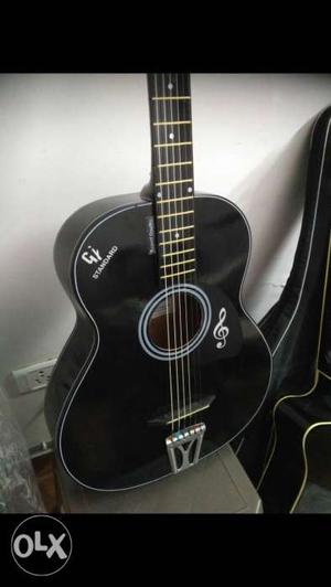 Black hollow acoustic guitar 8..1, nice