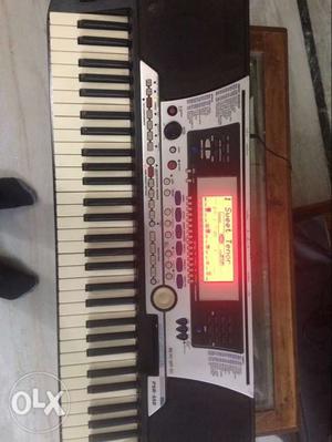Excellent condition keyboard PSR 550