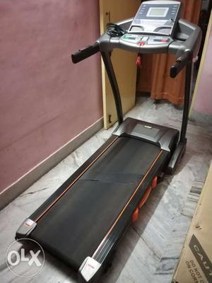 Motorized treadmill -Gymtrac T-680 of BODY LINE