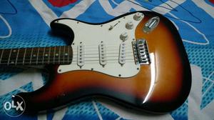 Sunburst Electric Guitar with multi effects pedal