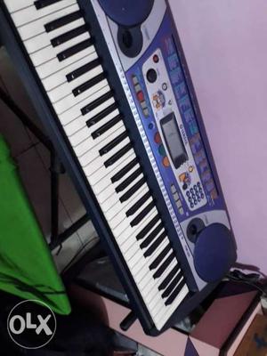 Yamaha PSR  octave with Stand..Very good