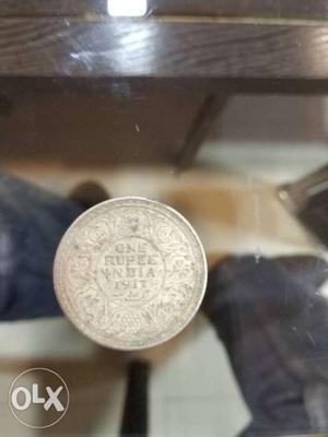  India's one rupee coin before independence.