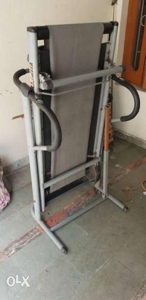 Manual Treadmill for sale. old treadmill has been