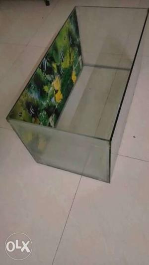 Fish tank in good condition lid and fishtank sand