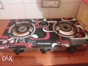 Fully automatic gas stove in excellent condition.