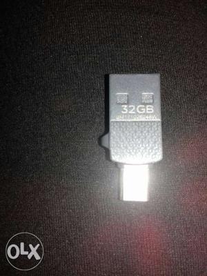 Gray Thumb Drive 32 GB