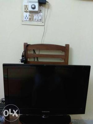 Samsung make, Flat LCD TV, 26", type LA26C450E1.