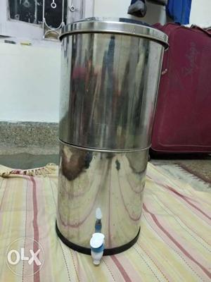 Stainless steel water filter with candles in good