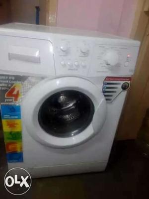 White Front-load IFB 6KG Clothes Washer working condition