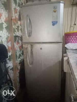 220 litre lg fridge in perfect working condition