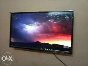 32 Sony Black Flat Screen TV With warranty brand new box