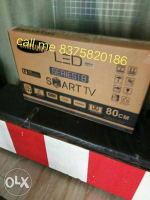 80cm Samsung panel LED Series 8 fullHD TV Box