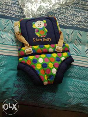A big size baby carrier.very easy and