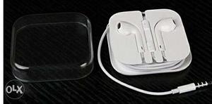 Apple EarPods With Cases