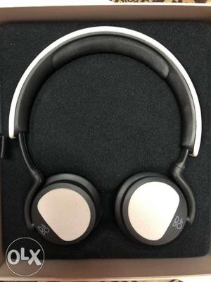 Bang & olufsen Black And White Wired Headphones