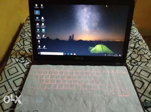 Brand new asus i7 laptop jus used 2mnthz vid